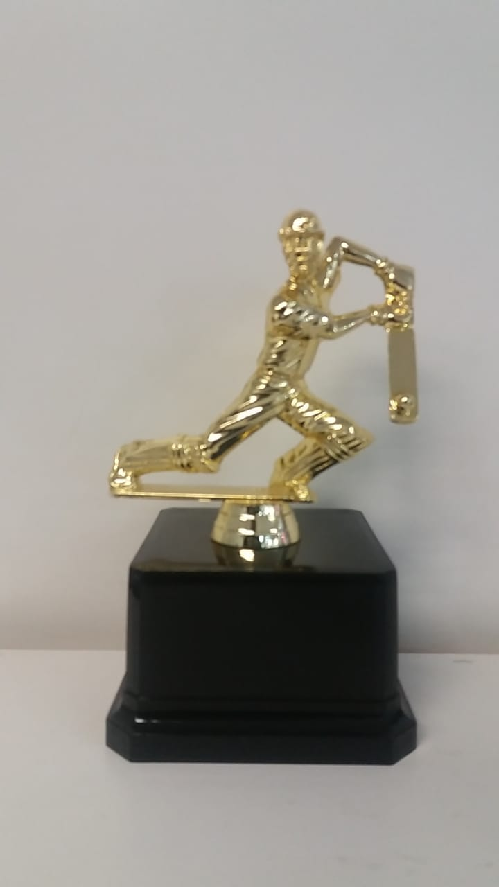 CR4A - CRICKET BATSMAN TROPHY