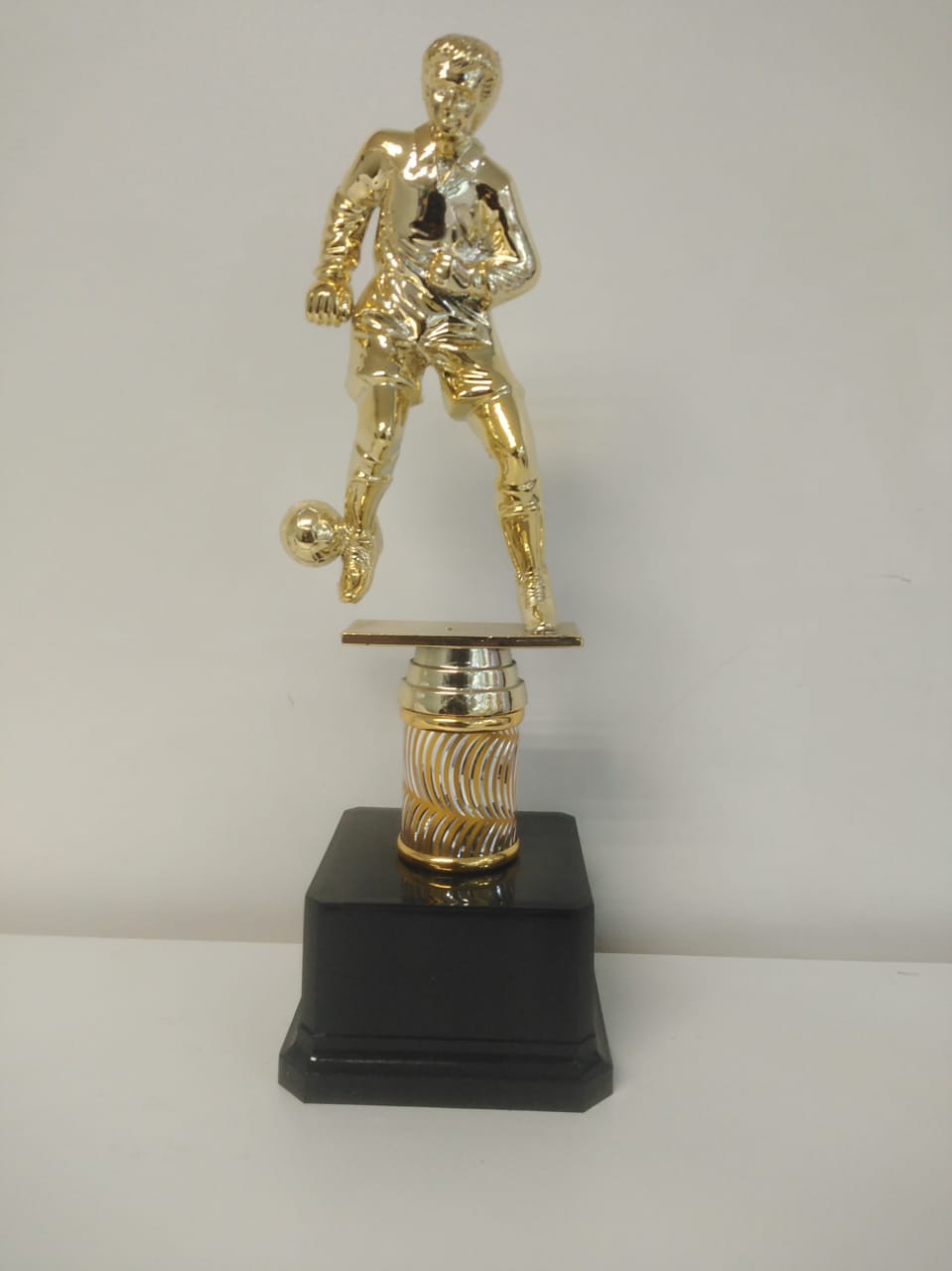 SC1B -Soccer Player Trophy (Medium)